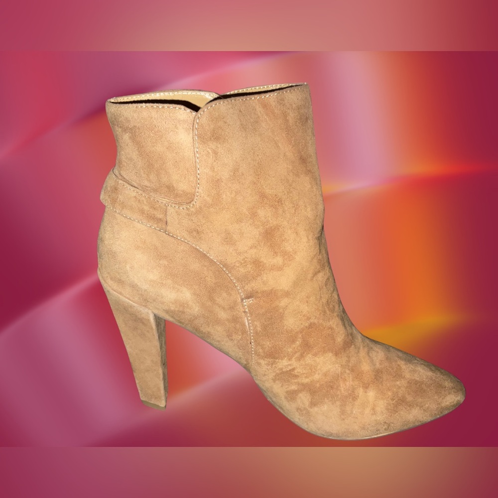 Elegant Tan Suede Heeled Boots
